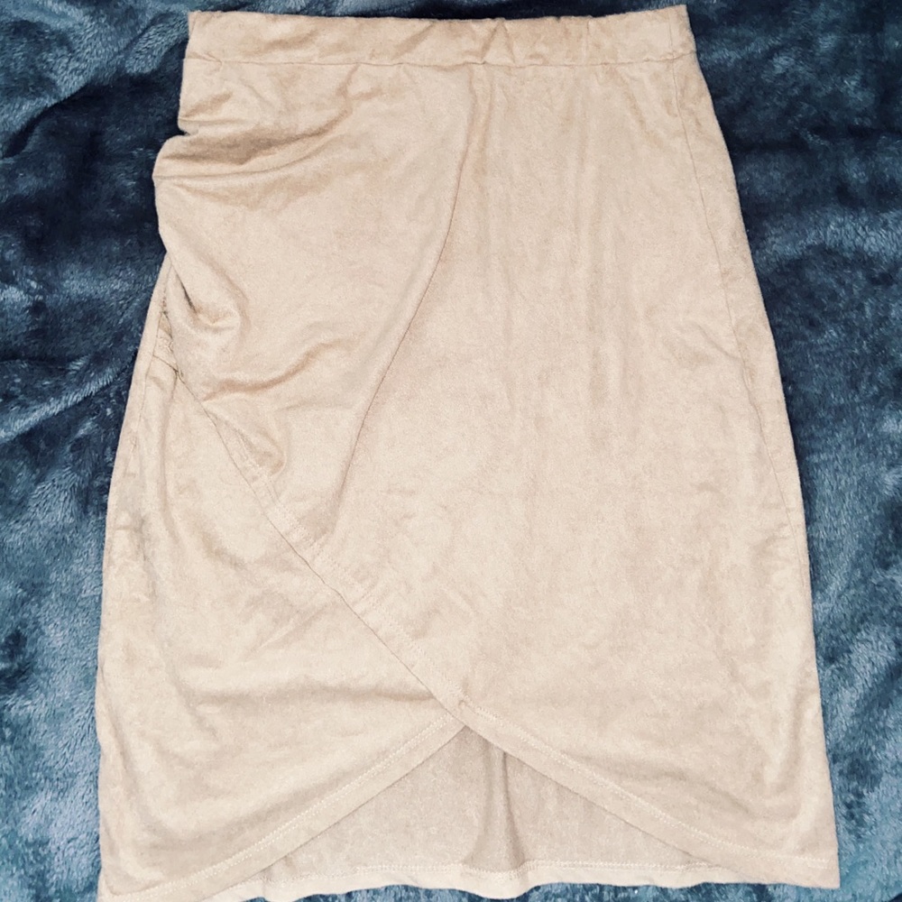 nude pencil skirt